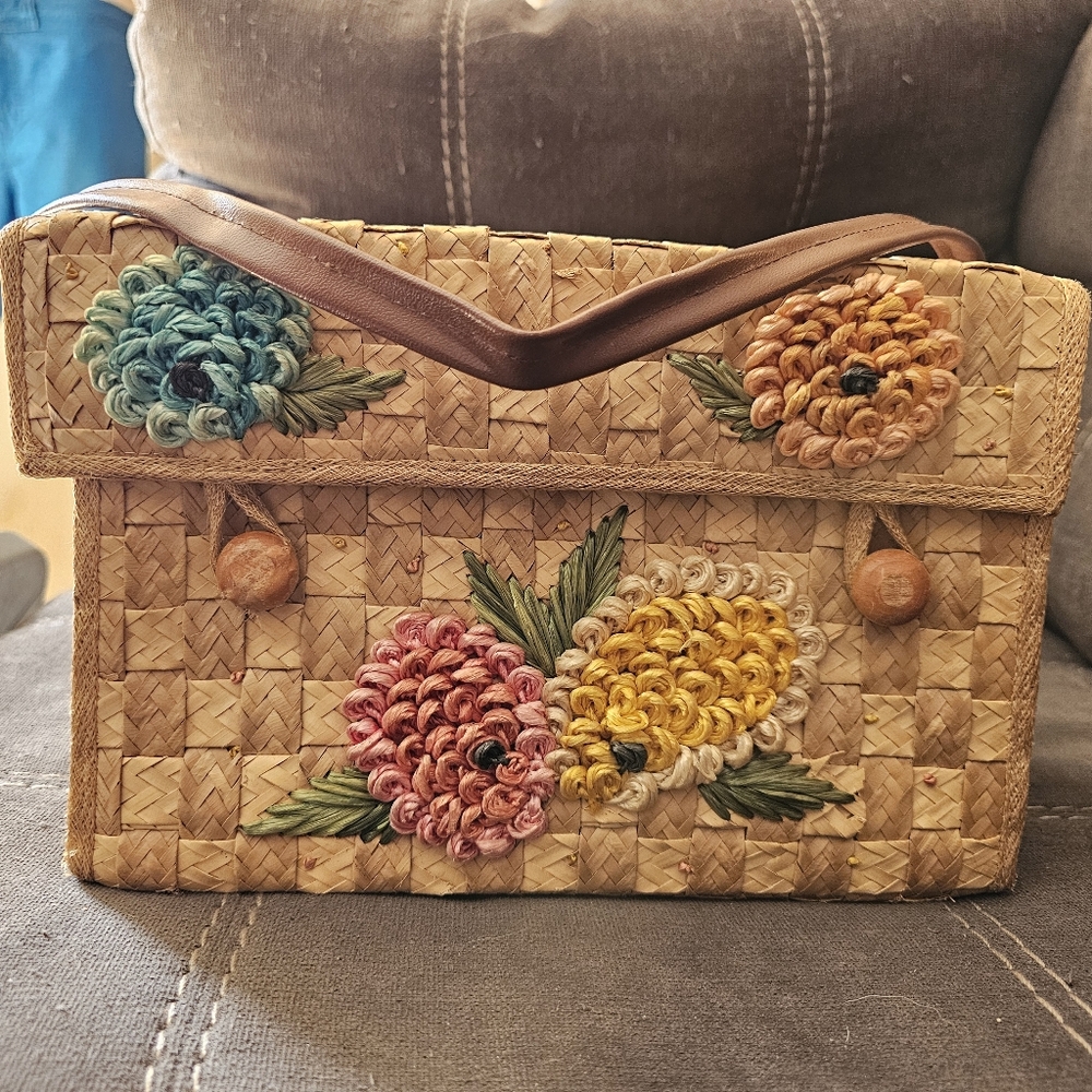 Vintage Wicker square purse